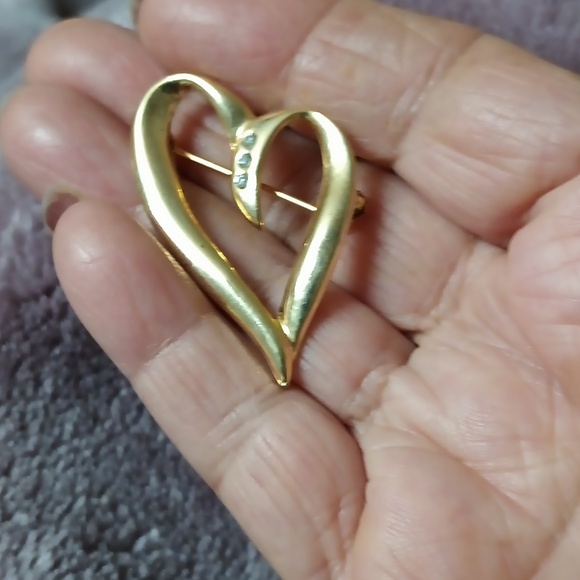 Vintage Polished Gold Tone Open Work Heart Brooch with Three Rhinestone Accents. - Picture 2 of 6